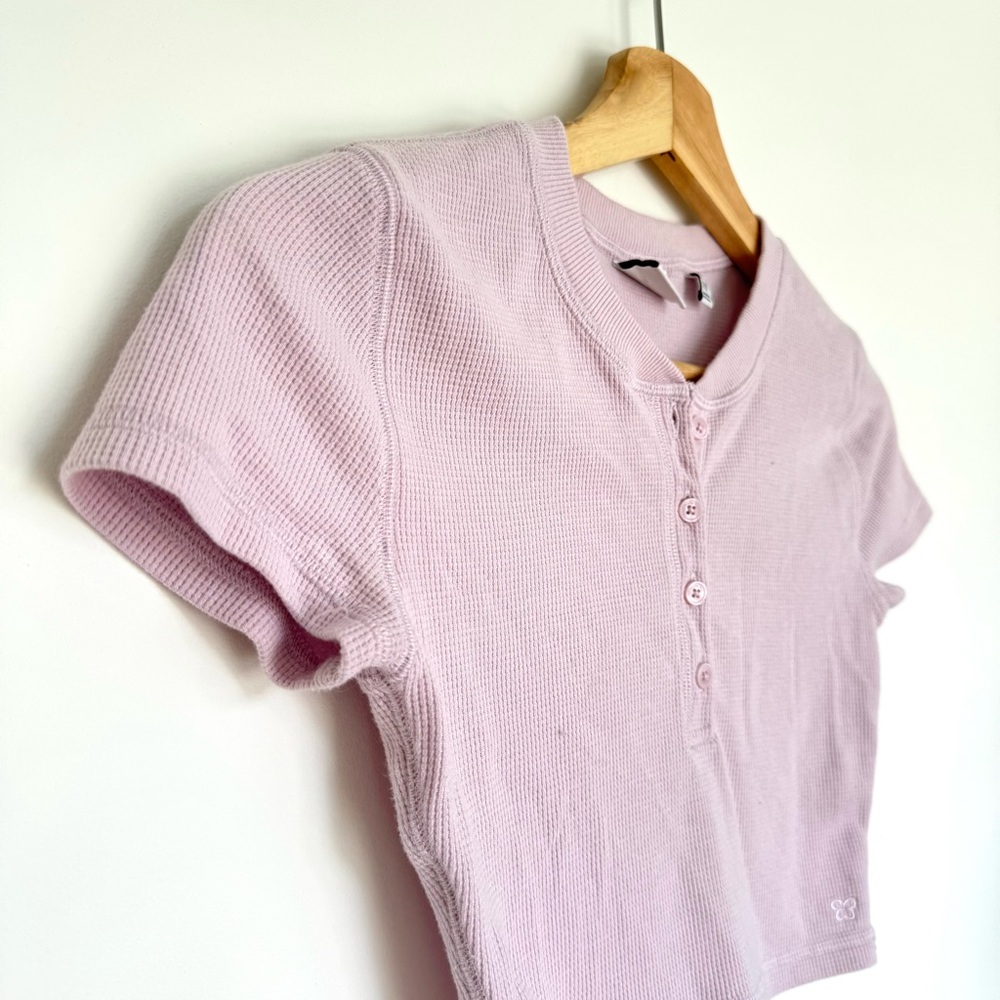Aritzia Sunday Best Baby Waffle Cropped T-shirt - Picture 2 of 7